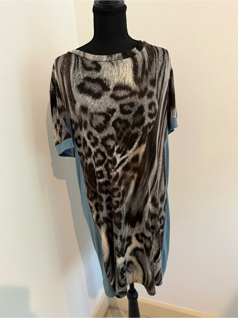 Isle Jacobsen Leopard Print Shift Dress in Blue and Brown